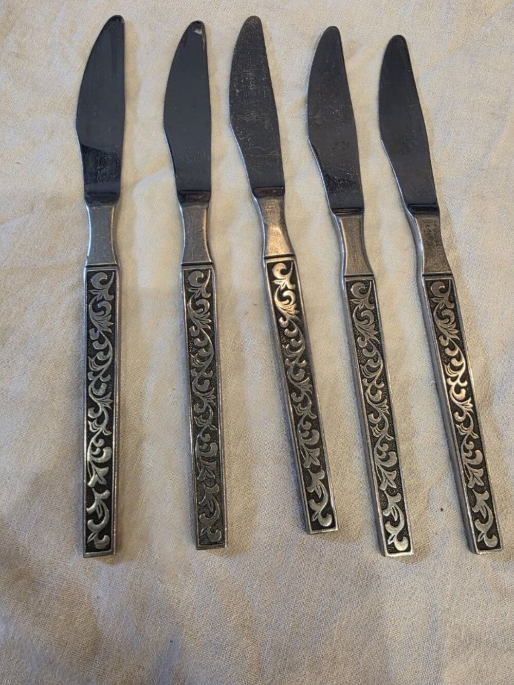 Set of 5 Vintage Riviera MONTEREY Stainless Silverware Flatware 9" Dinner Knives